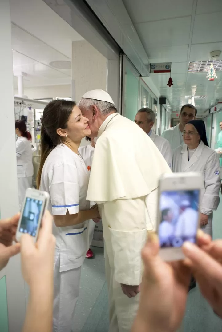 HORA DE CAMBIOS. Francisco inculca la necesidad de que la Iglesia privilegie la atención de los necesitados. reuters