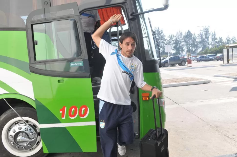  CON EL BOLSO LISTO. Barrado y sus compañeros viajarán mucho el próximo semestre, pero no tanto como éste que se va. LA GACETA/ FOTO DE ARCHIVO