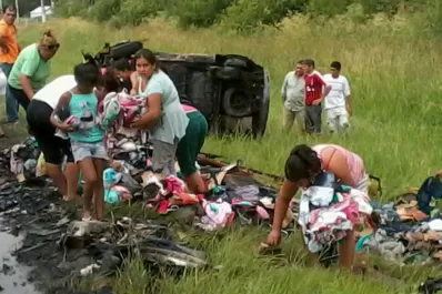 Robaron la mercadería de las víctimas calcinadas en la ruta 38