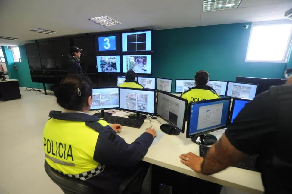 INVERSIÓN. En la subjefatura de Policía funciona la base del sistema 911. la gaceta / foto de osvaldo ripoll