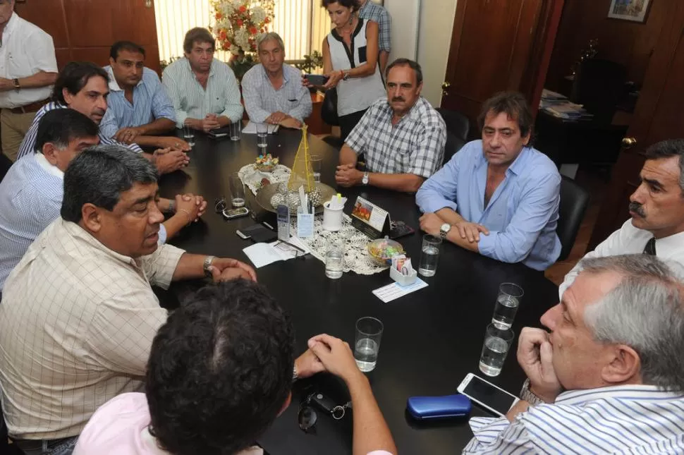 PLAZOS. Gassenbauer, empresarios del sector y dirigentes gremiales acordaron volver a reunirse el viernes para cerrar los proyectos de inversión. la gaceta / foto de Antonio Ferroni