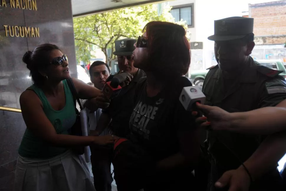 CONTRA TRIMARCO. Cuando la llevaron detenida, Rivero se despachó contra la madre de Marita Verón. la gaceta / foto de Inés Quinteros Orio