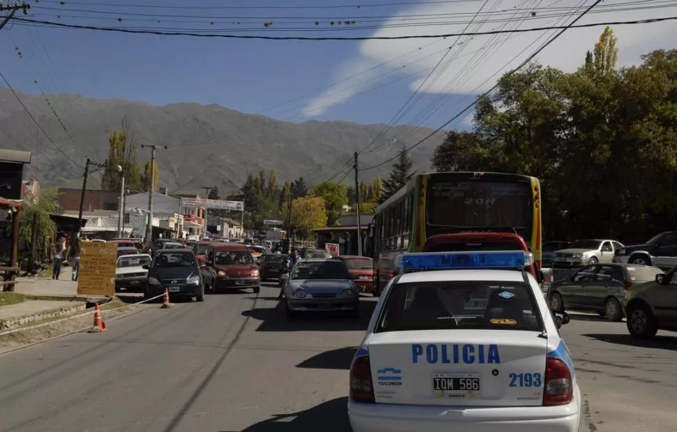 REFUERZOS. La Policía asegura que en las principales villas turísticas se podrá ver la presencia de más policías patrullando para garantizar seguridad. la gaceta / foto de osvaldo ripoll (archivo)