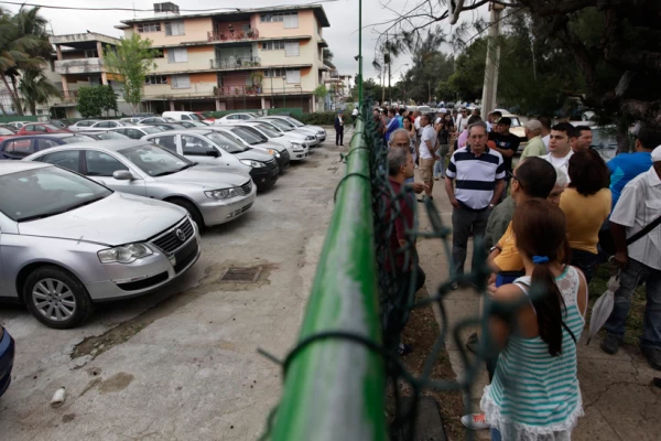 El alto precio de los autos indigna a los cubanos