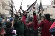 Guerra en Siria entre milicias ligadas a Al Qaeda