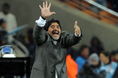 Maradona y Bielsa, candidatos a dirigir la selección de Perú