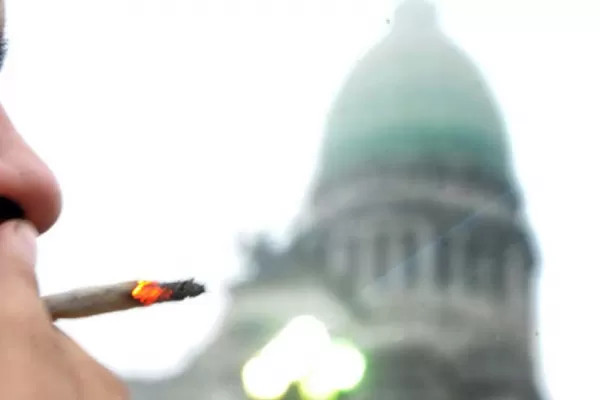 Canadá quiere comprarle marihuana a Uruguay