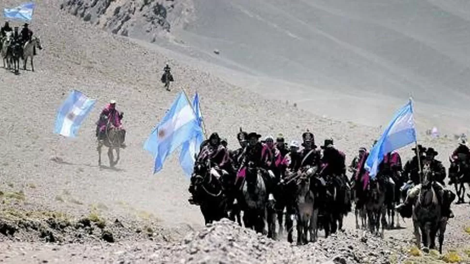 TRAVESÍA. La expedición se realiza por el paso de Comecaballos, en la cordillera de los Andes, a más de 4.800 metros sobre el nivel del mar. FOTO TOMADA DE RIOJAPOLITICA.COM