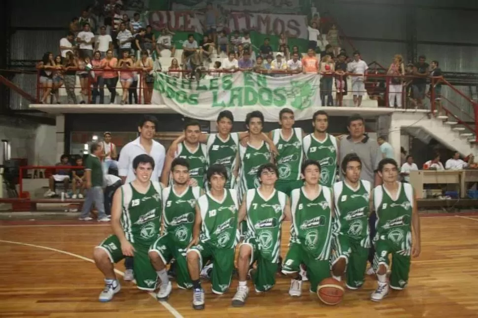 DOBLE CORONACIÓN. El equipo U19 de Nicolás Avellaneda venció al beibi. 