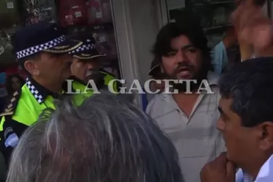 Hubo momentos de tensión entre la Policía y los ambulantes