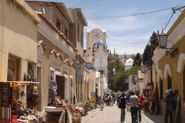 Humahuaca agasajó a los primeros turistas
