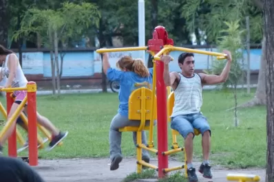 A entrenar como en el gimnasio, pero en la plaza