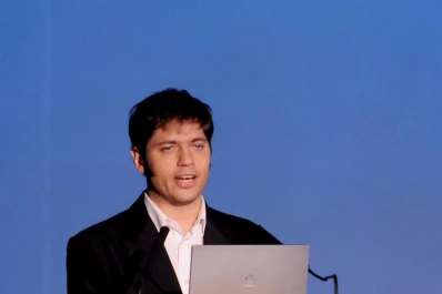 Por la demanda turística, el dólar paralelo escaló y quedó a casi $ 11