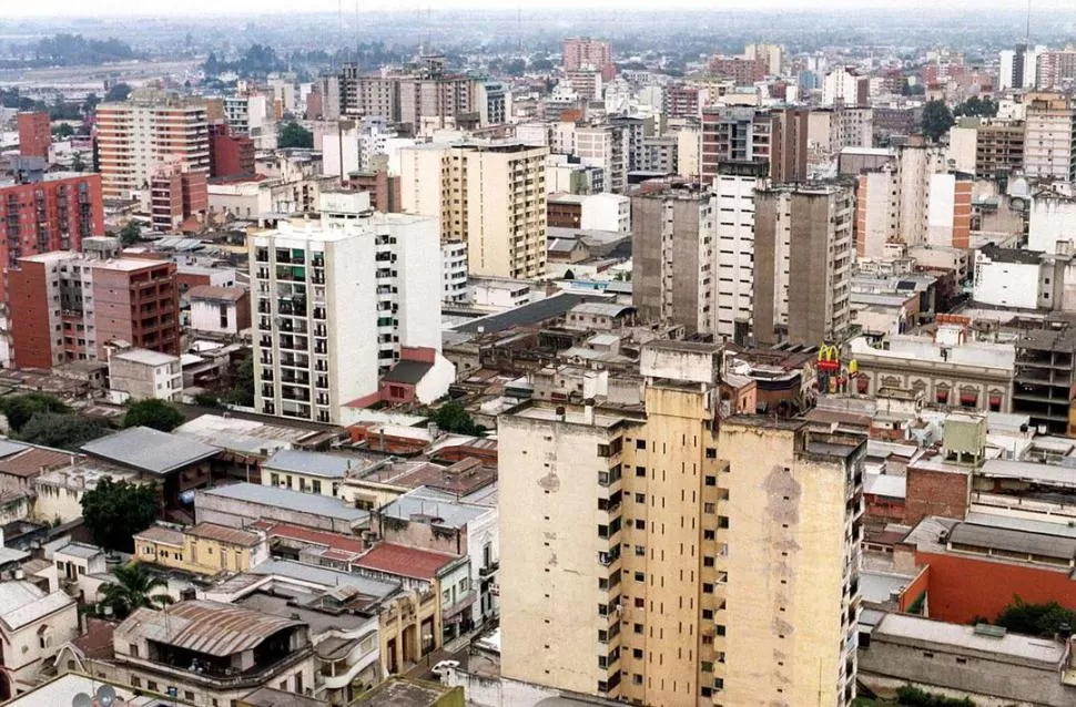 SIN REFORMA. En el Gobierno desestimaron la idea de adoptar el valor de mercado de casas y propiedades para calcular el impuesto a los Bienes Personales. LA GACETA / ARCHIVO