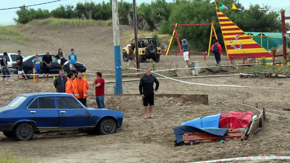 TRAGEDIA. Las víctimas del rayo tenían entre 17 y 21 años y se encontraban veraneando en Gesell. TELAM