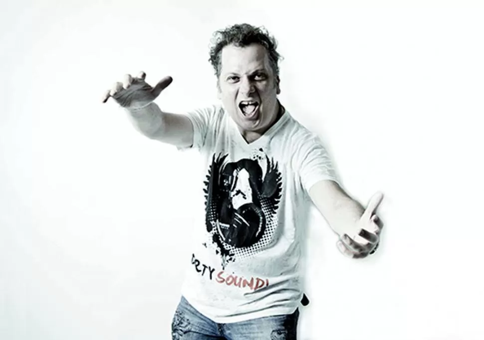 “Mi única adicción es el contacto con la gente”