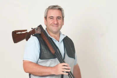 Donde pone el ojo, pone la bala