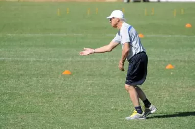 El “xeneize” ensayó cómo definir mejor en el verano