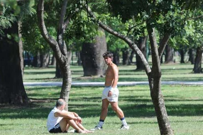 La máxima treparía hasta los 34° y habría tormentas durante la tarde