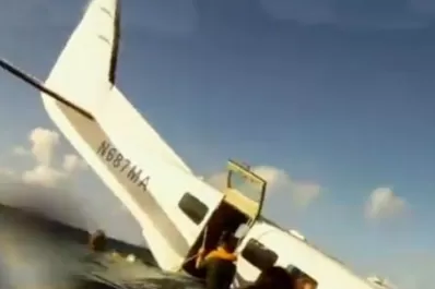 Filmó el momento en el que caía su avión