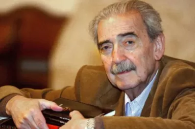 Murió el poeta Juan Gelman