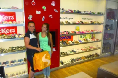 En Sportsman compró ojotas y zapatillas para la familia