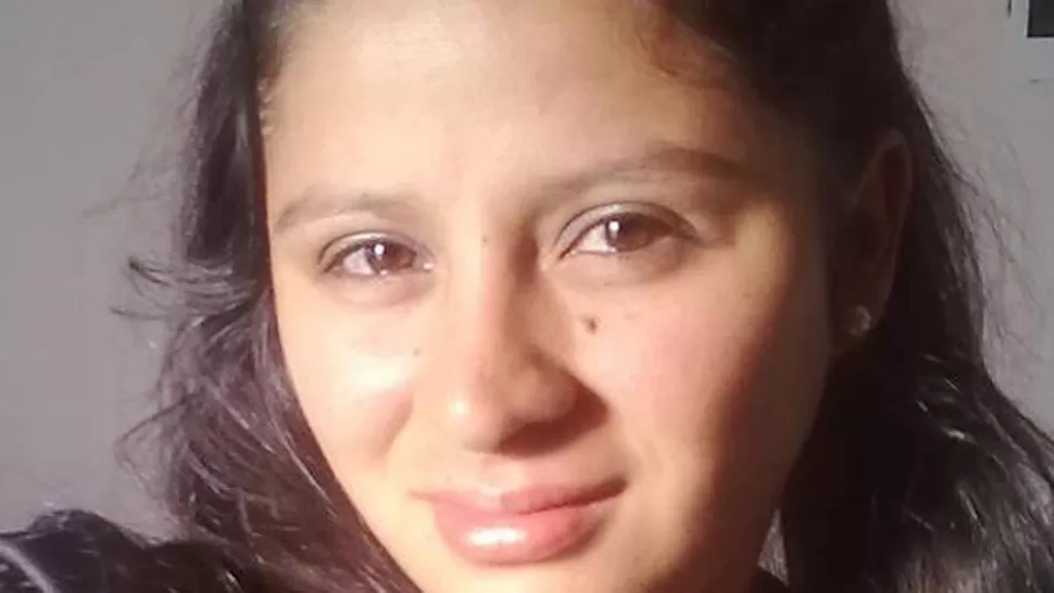 TRISTE FINAL. La mujer fue quemada con su hijo de sólo un año. FOTO TOMADA DE ELLIBERAL.COM.AR