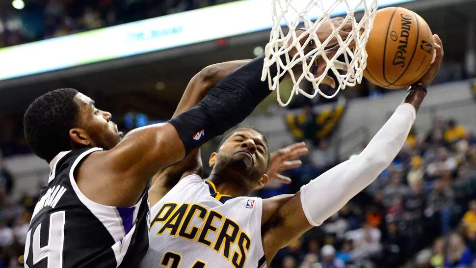 LIDER INDISCUTIDO. Paul George anotó 31 puntos para los Pacers. REUTERS