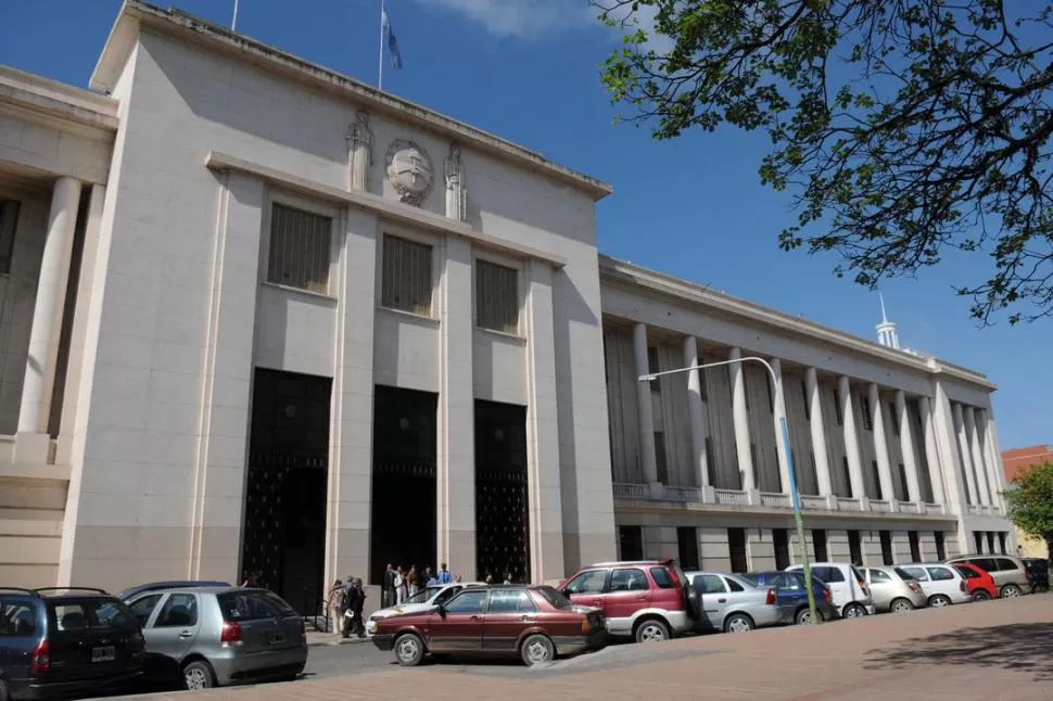 NI LA JUSTICIA SE SALVA. En el último día del año pasado el vocal de Cámara Salvador Ruiz fue brutalmente golpeado y asaltado en su vivienda. LA GACETA / FOTO DE JUAN PABLO SÁNCHEZ NOLI (ARCHIVO)