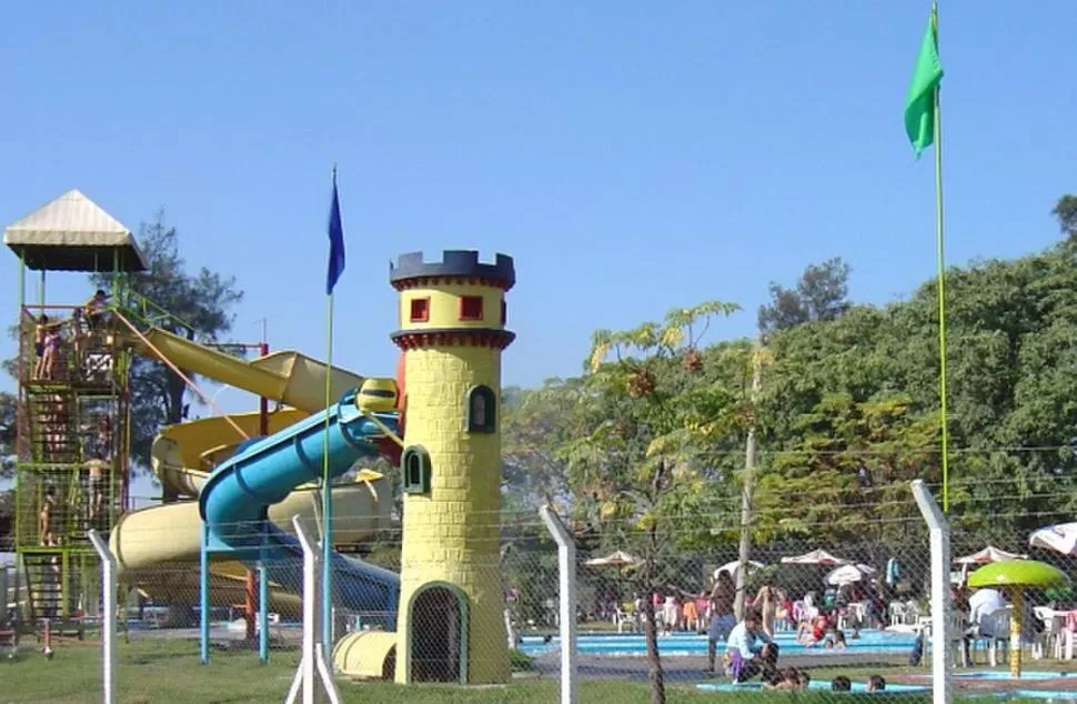 A JUGAR. En el parque acuático El Dorado toda la familia va a pasar un divertido día al aire libre.  termasderiohondo.com