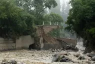 La devastación surge a medida que se retira el río
