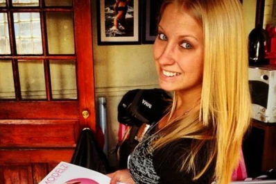 Suspenden a una maestra por ser demasiado sexy