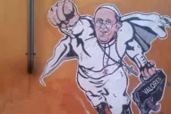 Pintan al Papa Francisco como Superman