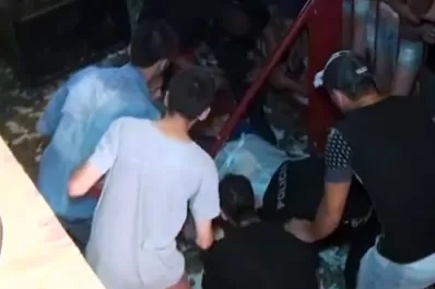 Video: El cantante de Alkalá sufrió una descarga eléctrica en pleno show