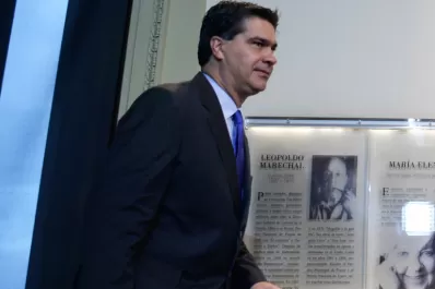 Capitanich: Se solicitaron 149.606 operaciones para comprar dólares pero se concretaron 249