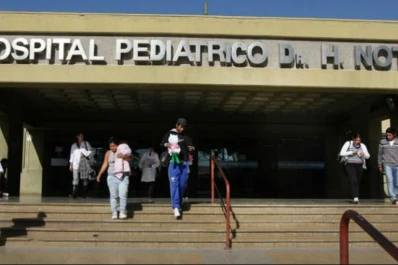 Mendoza: Atropelló sin querer a su hijo de casi dos años y lo mató