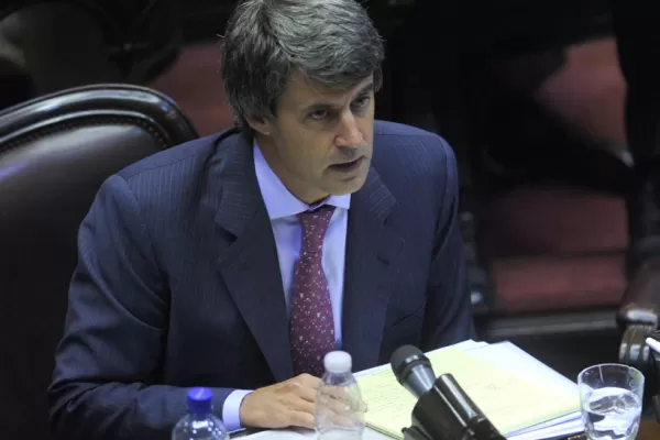 Kicillof  le vende cualquier buzón a la Presidenta, disparó Prat Gay