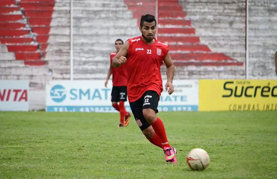 DE VUELTA AL RUEDO. Nieva volvió a hacer fútbol el miércoles, en un amistoso contra San Jorge. “Me sentí bien”, aseguró. 