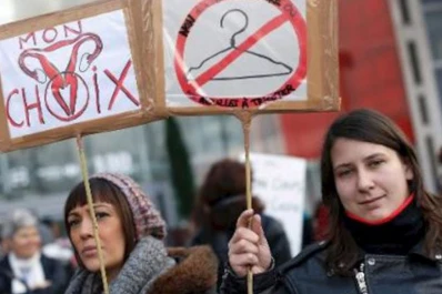 Francia: Marcharon en 40 ciudades en defensa del aborto