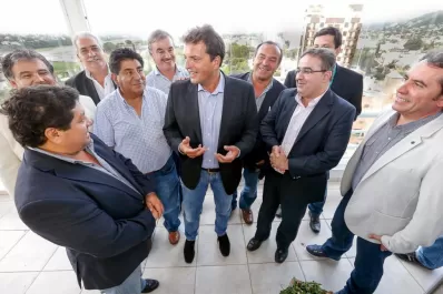 Massa diseña su gira por el interior del país
