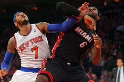 LeBron James se quedó con el duelo ante Carmelo Anthony