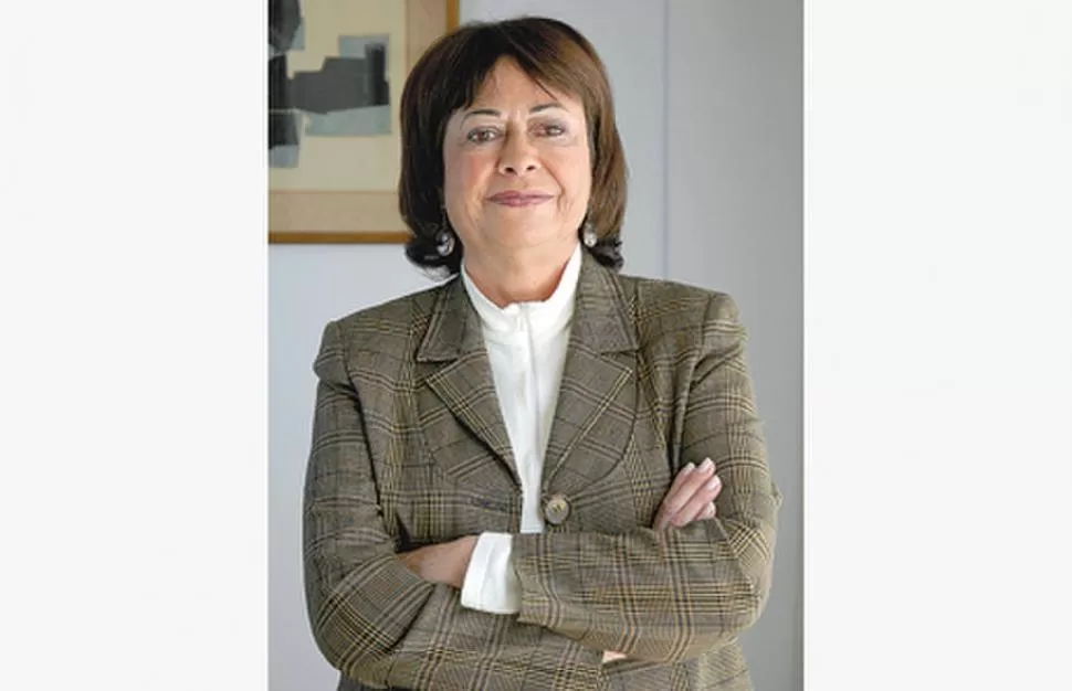 EXPERIMENTADA ESCRITORA. Sáenz Quesada logra un relato ameno. 