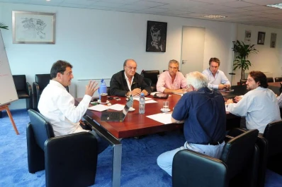 Opositores en campaña