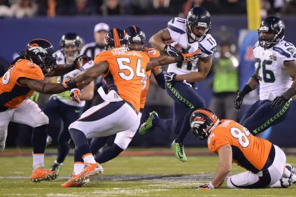 Percy Harvin anotó un touchdown tras correr 87 yardas