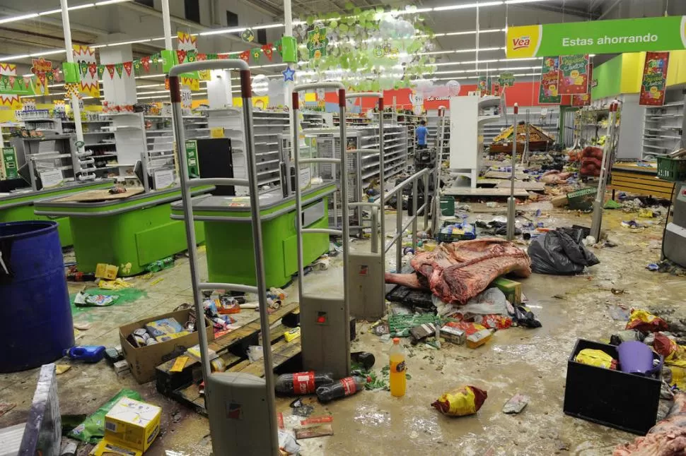 CRISIS SOCIAL. El 9 de diciembre se repitieron robos en varios comercios del Gran San Miguel de Tucumán.  LA GACETA / FOTO DE JUAN PABLO SÁNCHEZ NOLI (ARCHIVO)