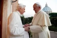 El papa Francisco definió a Benedicto como un hombre valiente y humilde
