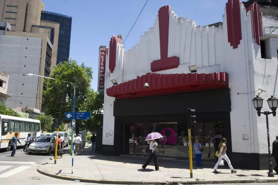 LUGAR DEL HECHO. El agresor ingresó al boliche enajenado y en el segundo hall le disparó a Valladares.  la gaceta / foto de jorge olmos sgrosso