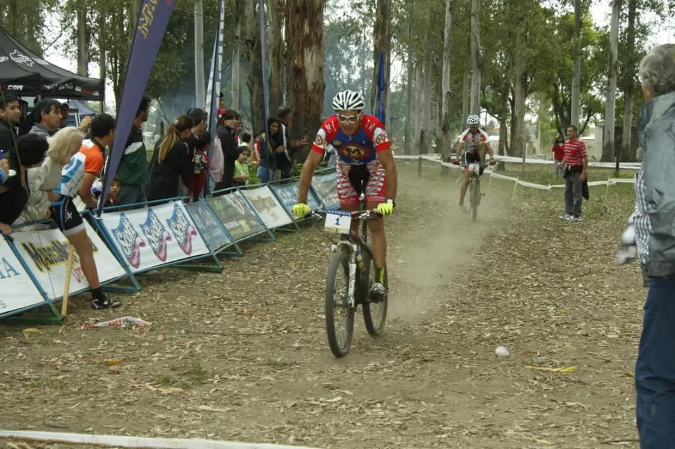 ENSEÑA EL CAMINO. El “Mono” Gasco está motivado para la carrera del domingo. 