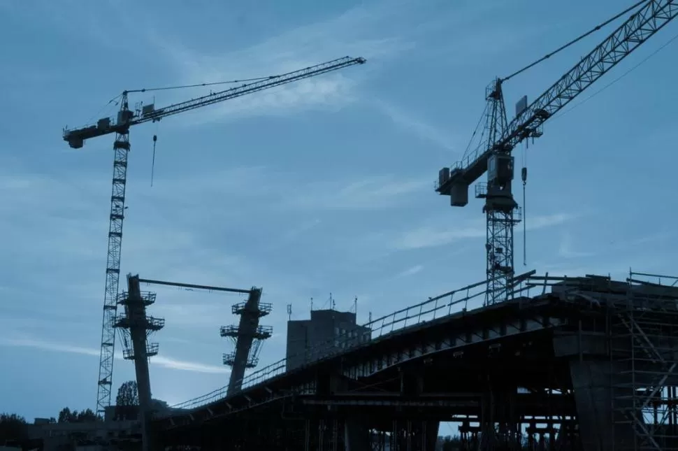 NO FRENAR LOS EMPRENDIMIENTOS. Ese es el objetivo de un posible convenio entre funcionarios y empresarios de la construcción. reuters