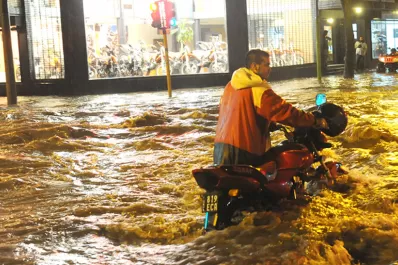 La ciudad quedó tapada por agua en pocos minutos